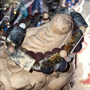 Tumbling Earth 🌍 stretch bracelet